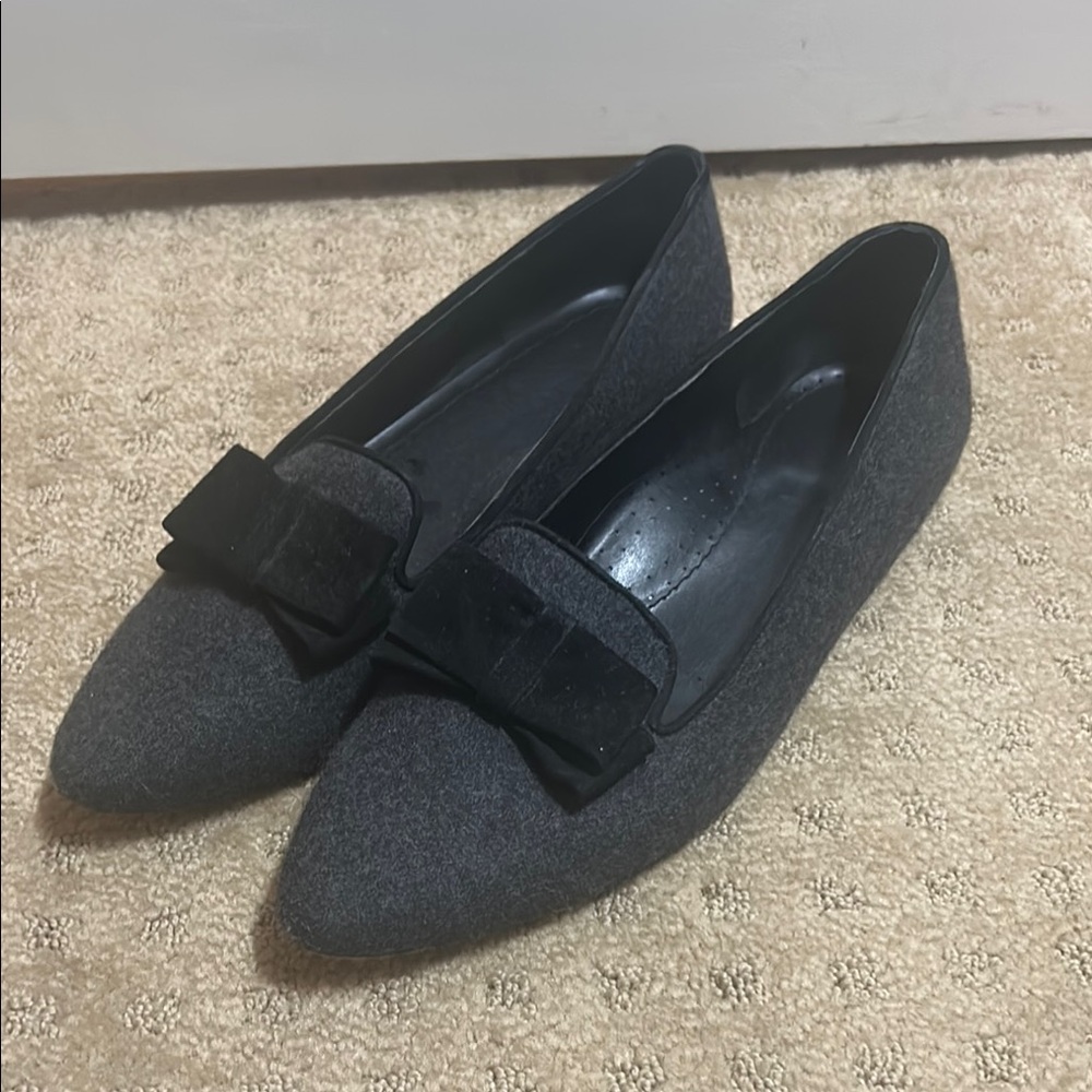VANELi gray felt pointy toe flat with velvet bow